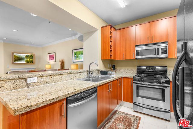 620 S Gramercy Place 222, Los Angeles, CA 90005