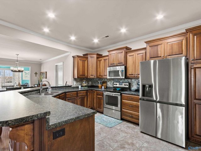 19374 Meadows Road, Athens, AL 35613