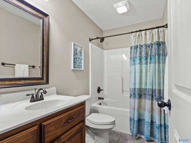 19374 Meadows Road, Athens, AL 35613