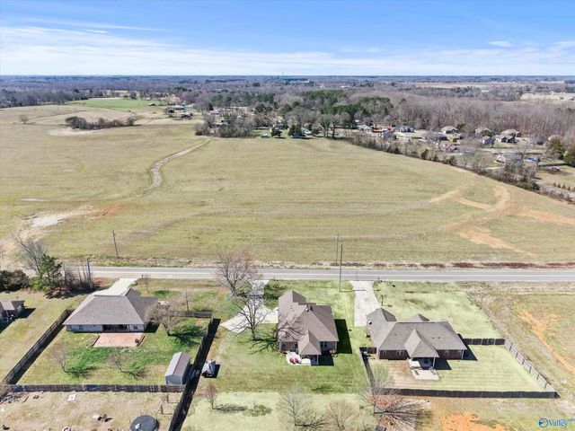 19374 Meadows Road, Athens, AL 35613