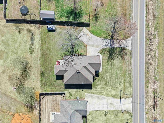 19374 Meadows Road, Athens, AL 35613