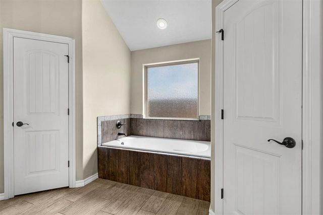 5891 NE Cornwallis Drive, Elgin, OK 73538