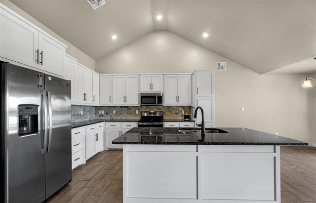 5891 NE Cornwallis Drive, Elgin, OK 73538