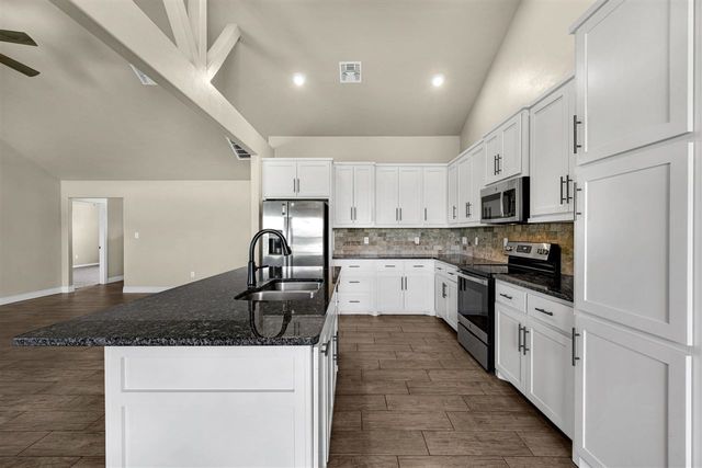 5891 NE Cornwallis Drive, Elgin, OK 73538