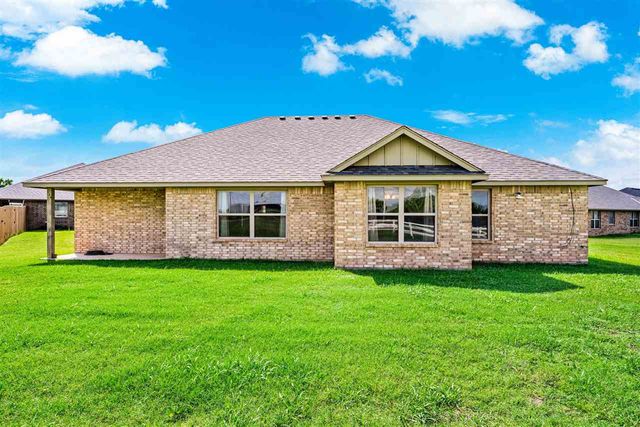 5891 NE Cornwallis Drive, Elgin, OK 73538