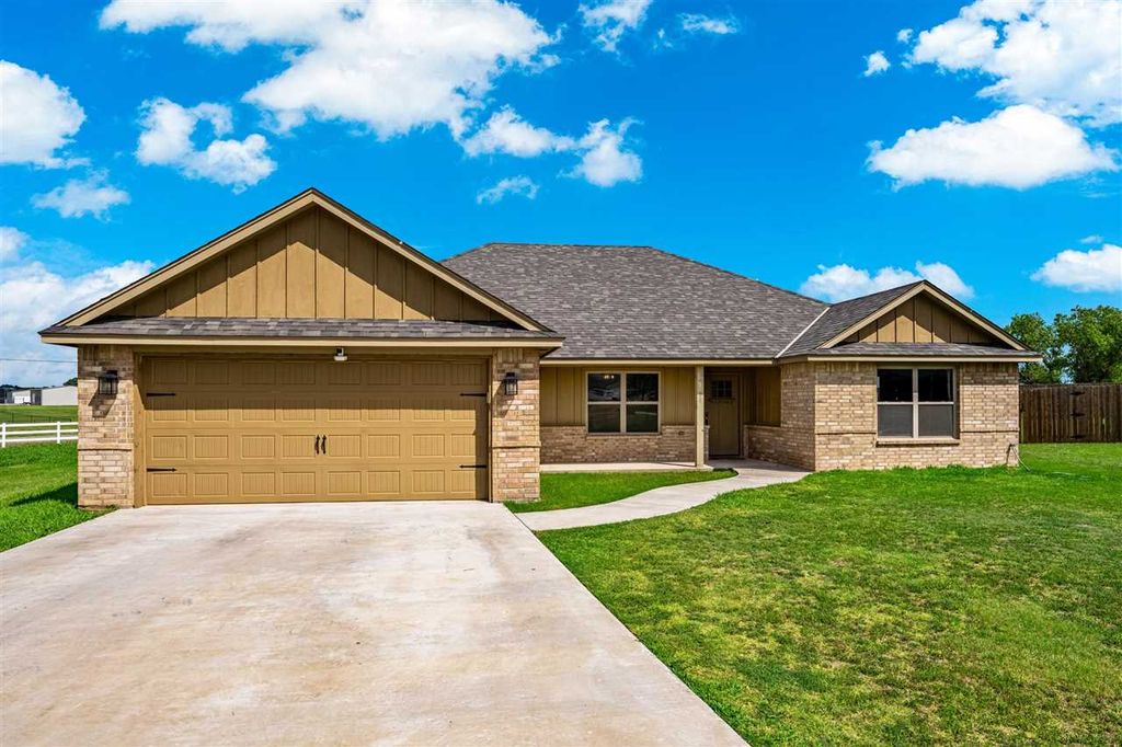 5891 NE Cornwallis Drive, Elgin, OK 73538