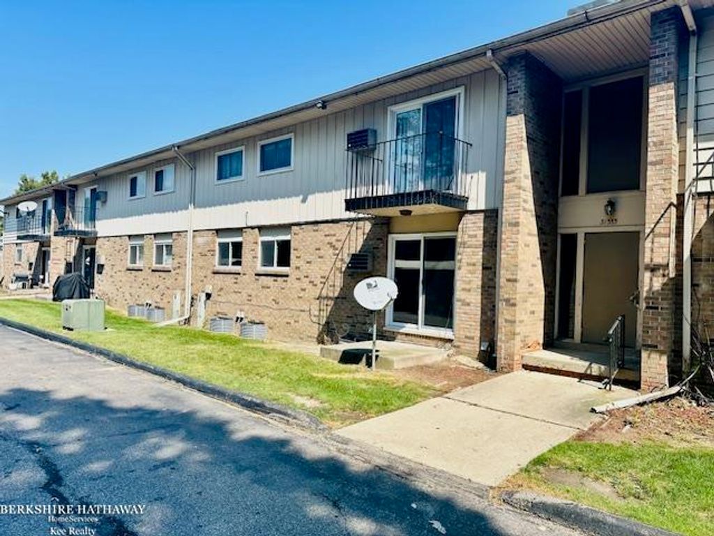 31555 Fraser Drive 19, Fraser, MI 48026