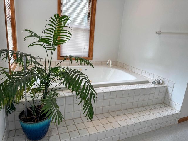 7938 E State Rd 59, Milton, WI 53563