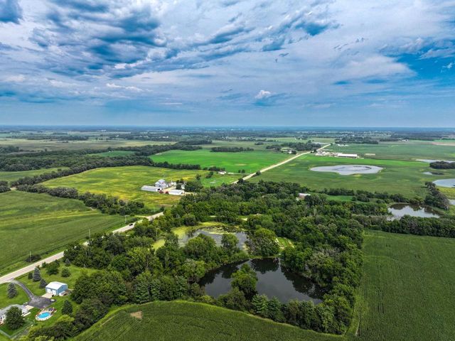 7938 E State Rd 59, Milton, WI 53563