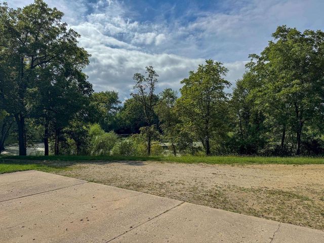 7938 E State Rd 59, Milton, WI 53563