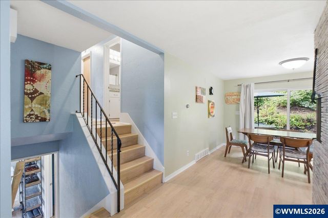 671 Cascade Dr NW, Salem, OR 97304