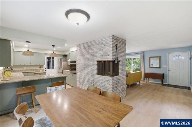 671 Cascade Dr NW, Salem, OR 97304