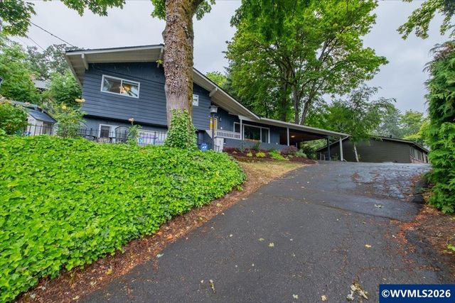 671 Cascade Dr NW, Salem, OR 97304
