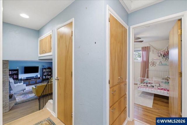671 Cascade Dr NW, Salem, OR 97304