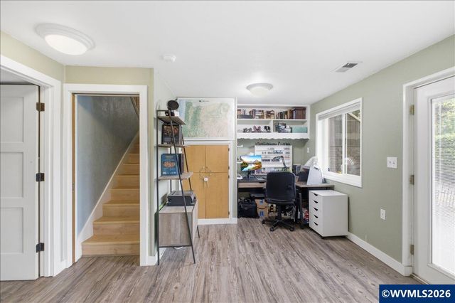 671 Cascade Dr NW, Salem, OR 97304