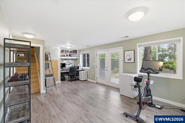 671 Cascade Dr NW, Salem, OR 97304