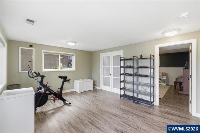 671 Cascade Dr NW, Salem, OR 97304