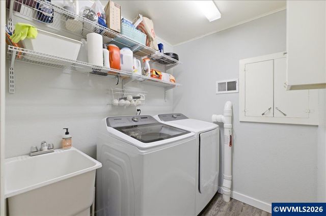 671 Cascade Dr NW, Salem, OR 97304