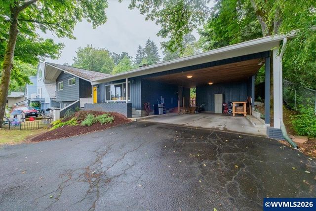 671 Cascade Dr NW, Salem, OR 97304