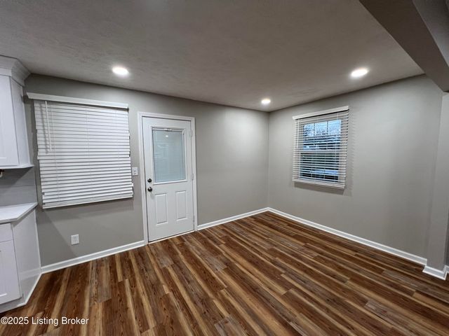 6802 Reelfoot Lake Ct, Louisville, KY 40291