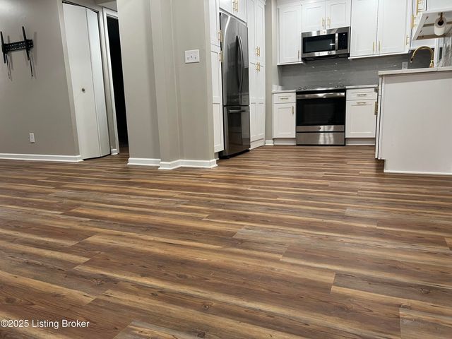 6802 Reelfoot Lake Ct, Louisville, KY 40291