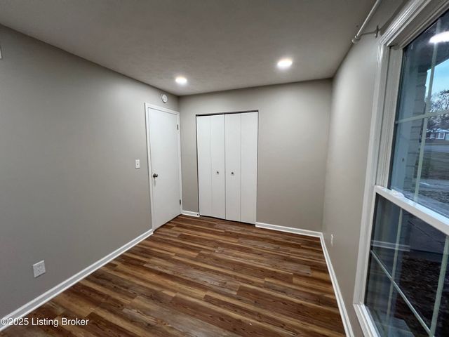 6802 Reelfoot Lake Ct, Louisville, KY 40291