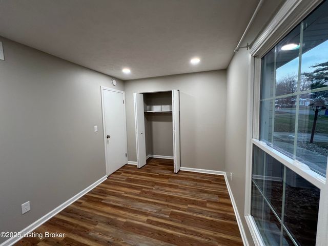 6802 Reelfoot Lake Ct, Louisville, KY 40291