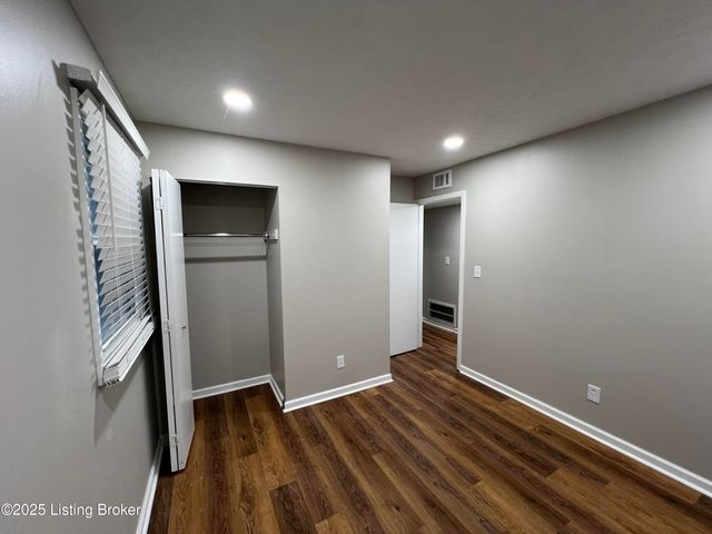 6802 Reelfoot Lake Ct, Louisville, KY 40291