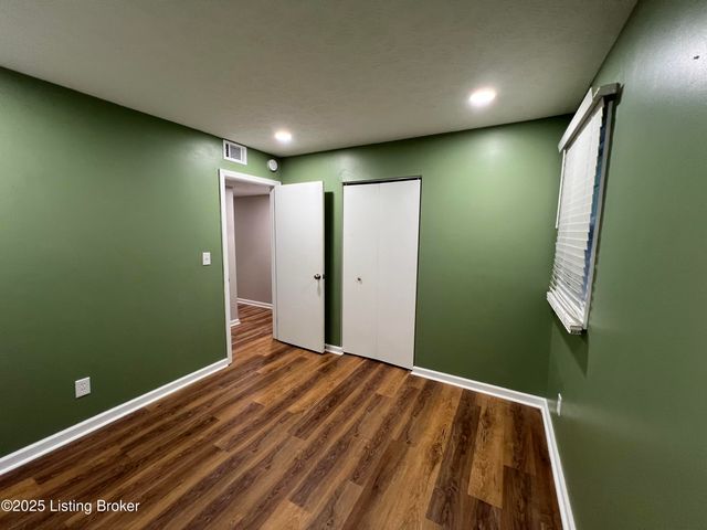 6802 Reelfoot Lake Ct, Louisville, KY 40291