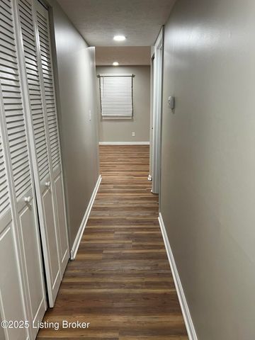 6802 Reelfoot Lake Ct, Louisville, KY 40291