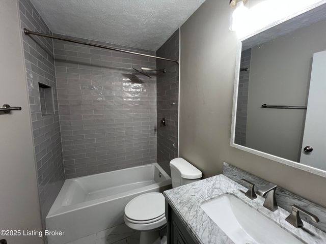 6802 Reelfoot Lake Ct, Louisville, KY 40291