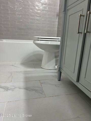 6802 Reelfoot Lake Ct, Louisville, KY 40291