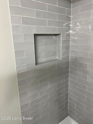 6802 Reelfoot Lake Ct, Louisville, KY 40291