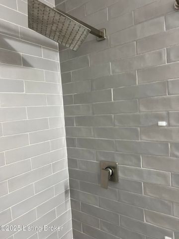 6802 Reelfoot Lake Ct, Louisville, KY 40291