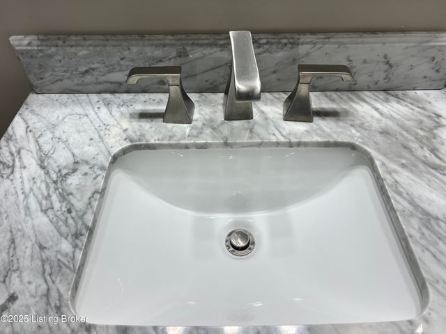 6802 Reelfoot Lake Ct, Louisville, KY 40291