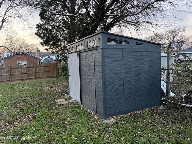 6802 Reelfoot Lake Ct, Louisville, KY 40291