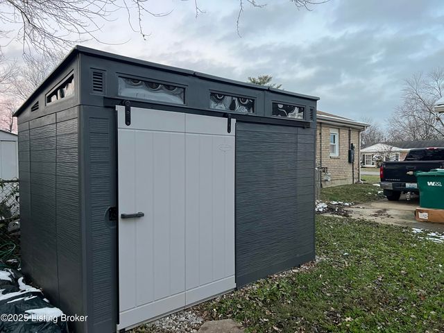 6802 Reelfoot Lake Ct, Louisville, KY 40291