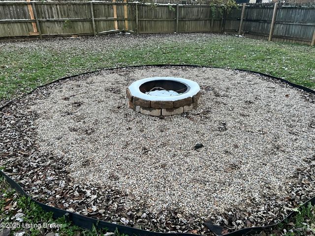 6802 Reelfoot Lake Ct, Louisville, KY 40291