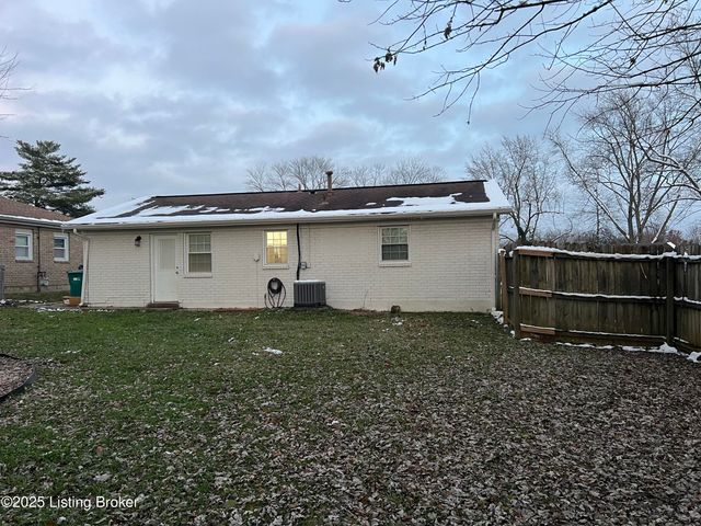 6802 Reelfoot Lake Ct, Louisville, KY 40291