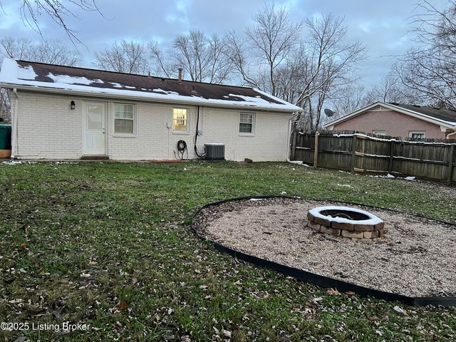 6802 Reelfoot Lake Ct, Louisville, KY 40291