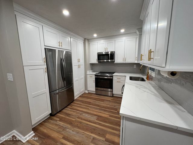 6802 Reelfoot Lake Ct, Louisville, KY 40291