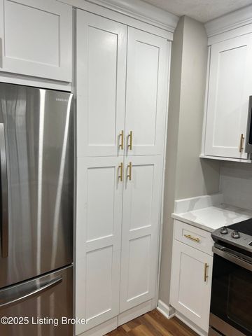 6802 Reelfoot Lake Ct, Louisville, KY 40291