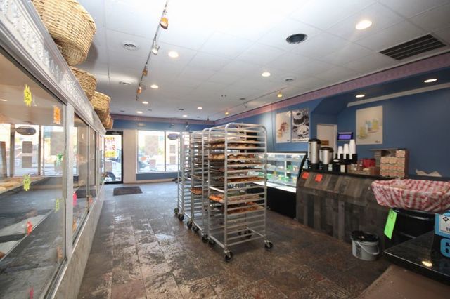 2863 W Cermak Road, Chicago, IL 60623
