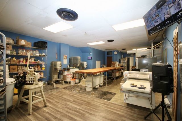 2863 W Cermak Road, Chicago, IL 60623