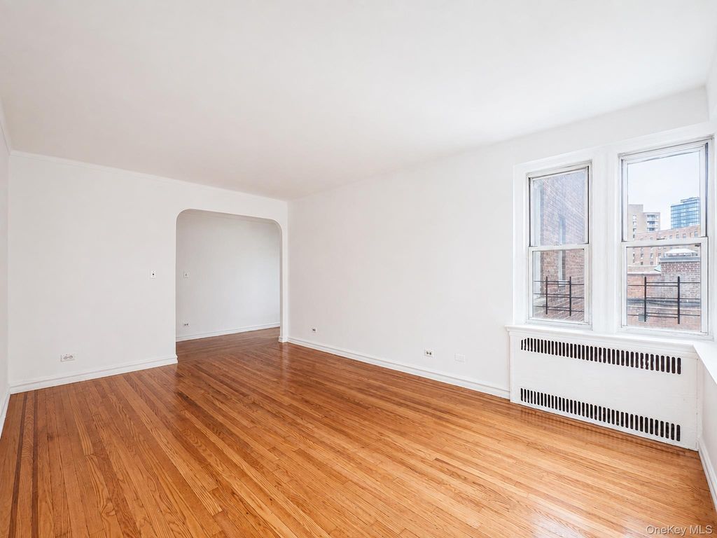 63-109 Saunders Street A8, Rego Park, NY 11374 — photo 4