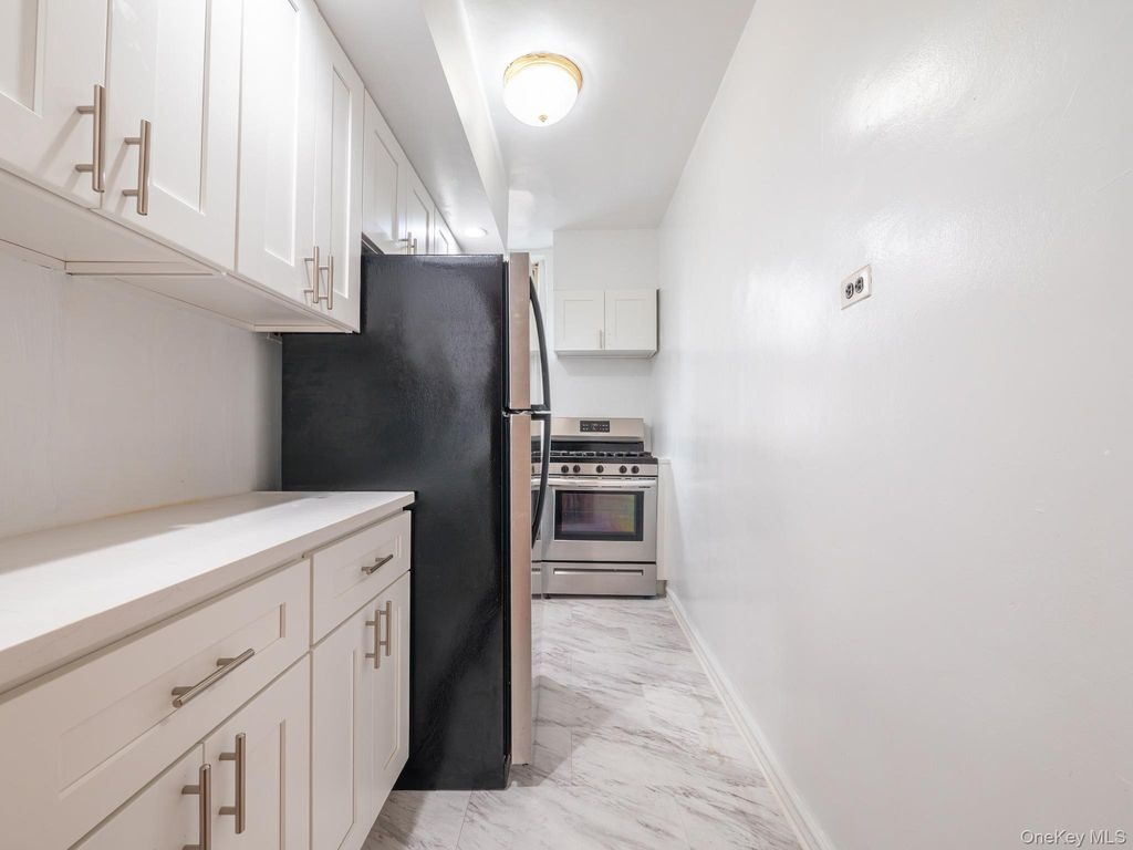 63-109 Saunders Street A8, Rego Park, NY 11374 — photo 5