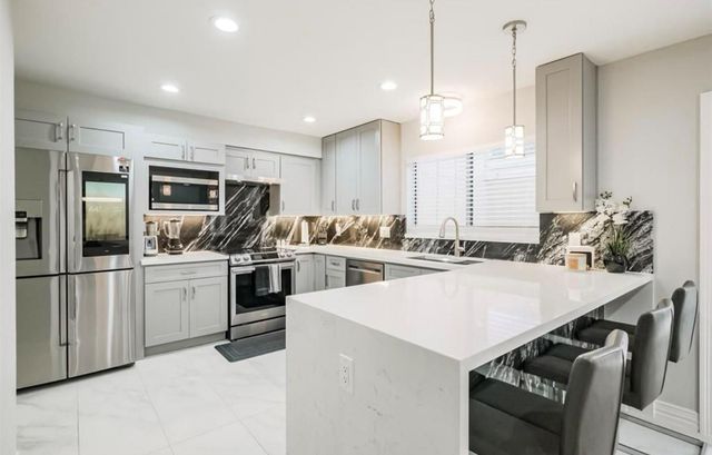 11643 Village Place Drive 194, Houston, TX 77077