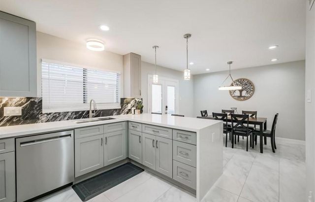 11643 Village Place Drive 194, Houston, TX 77077