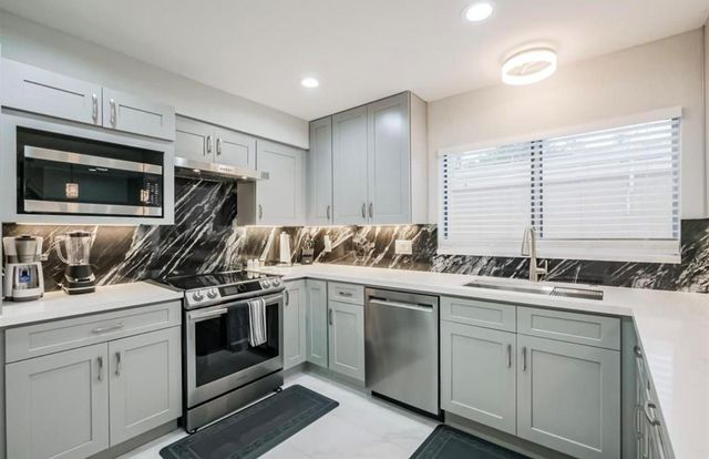 11643 Village Place Drive 194, Houston, TX 77077