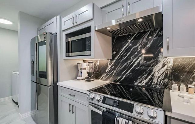 11643 Village Place Drive 194, Houston, TX 77077